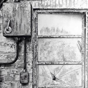 nissenhut/tarrantrushton/blandfordforum/dorset/cranbornechase/WWII/window/ruin/weathering/drawing/pencil/graphite